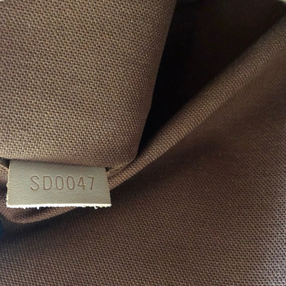 Louis Vuitton Horizontal Lockit - Picture 4 of 6